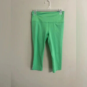DSG Performance High Rise Capri Leggings Size Small Kelly Green New NWT